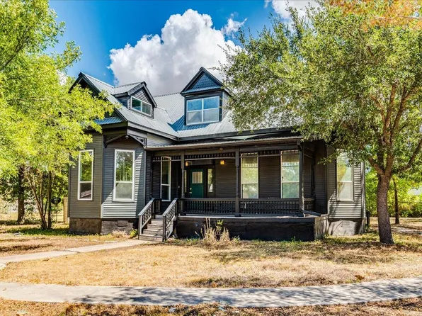302 N Fm 1660, Hutto, TX 78634