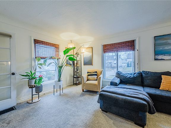 4th image of 17413 Glenshire Ave