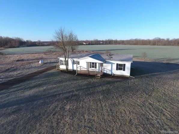 3218 McKillop Rd, Clifford, MI 48727
