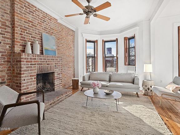 2nd image of 379 1st St APT 4