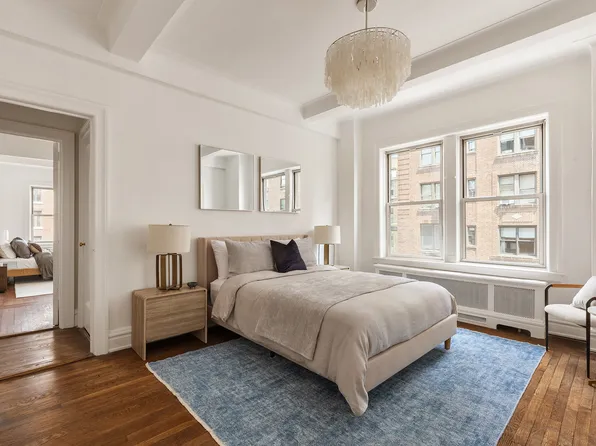 975 Park Avenue image 11 of 16