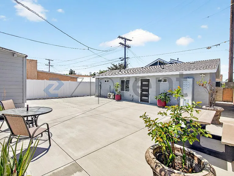 4013 S Harvard Blvd — Photo 3