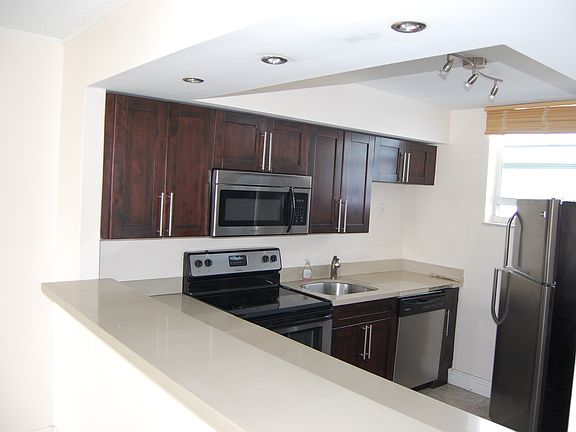 5th image of 1045 10th St APT 407