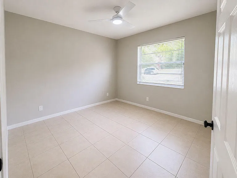 2730 Forest Hills Blvd #104 — Photo 8