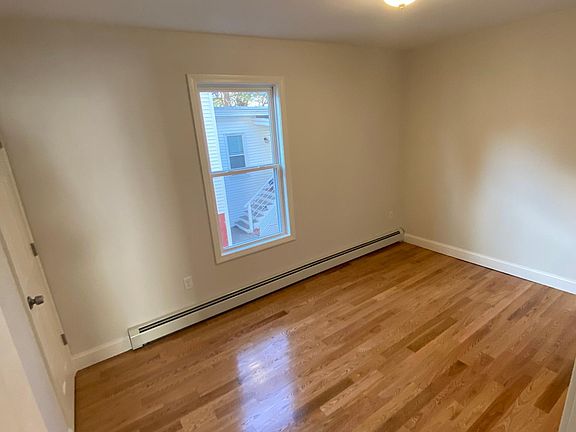 5th image of 145 S Pleasant St #1