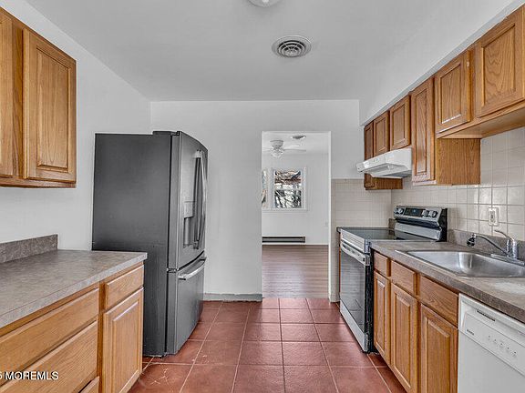 4th image of 40 Norwalk Avenue