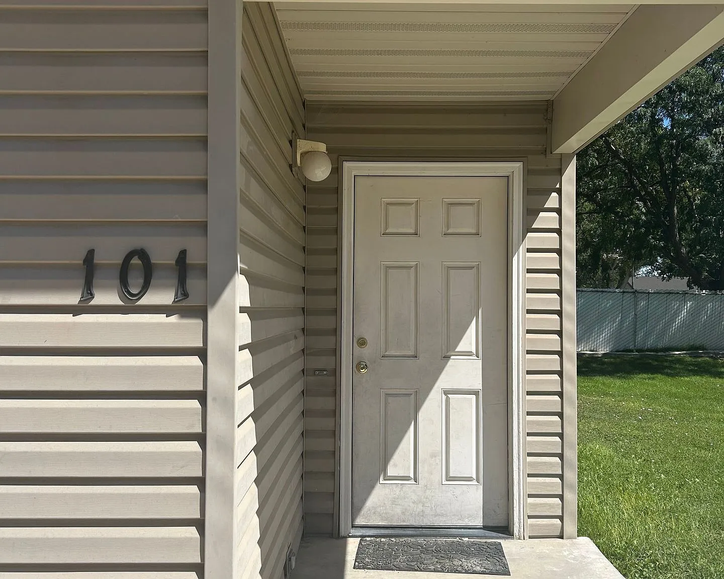 128 Hunter Court - 4 Units — Photo 1
