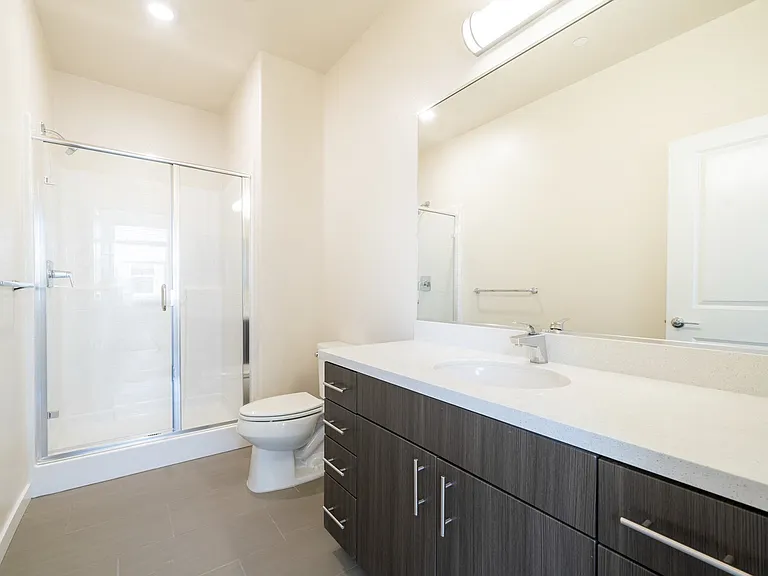 HUB APARTMENTS — Photo 17