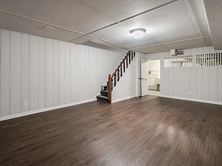 Scotland Park Townhomes — Photo 37