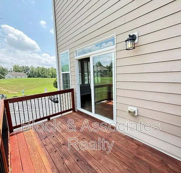 537 Austin View Blvd — Photo 38
