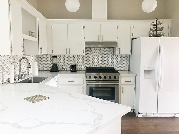 5th image of 15209 NE 12th St