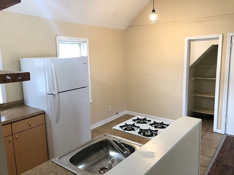 777 South Avenue — Photo 6