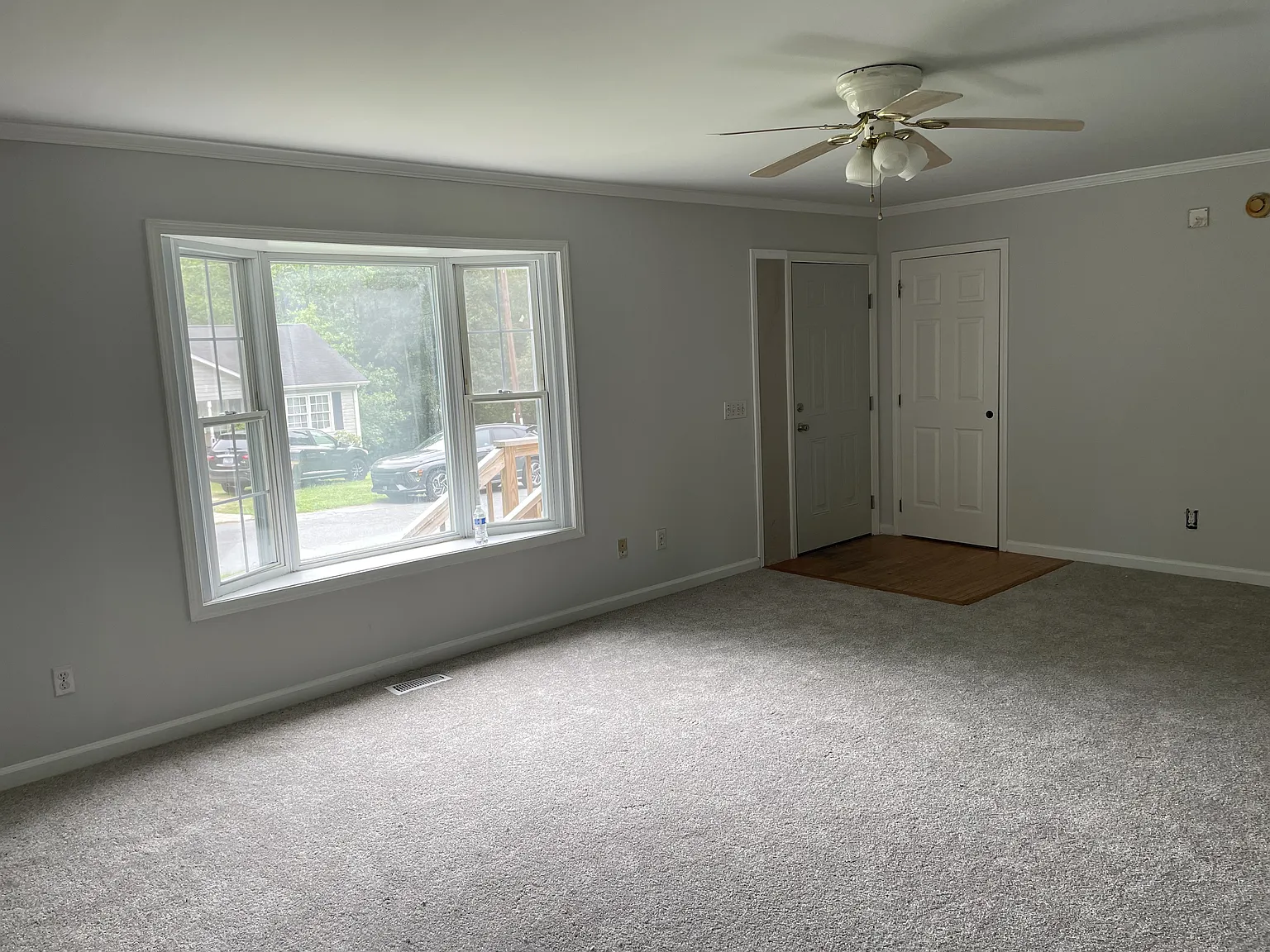 330 Echo Ave — Photo 2