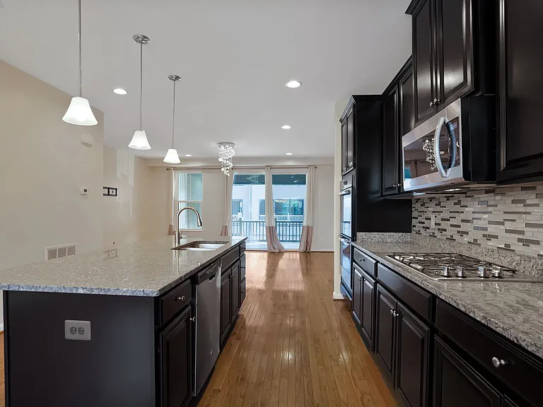 43393 Charitable St — Photo 4
