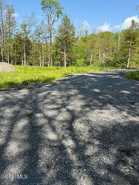 4th image of 2943 Skyline Drive