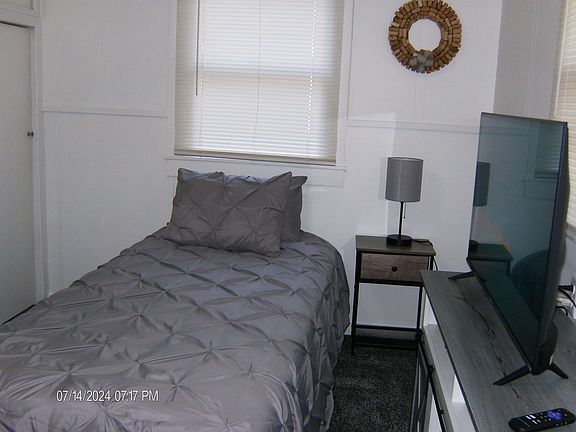 2nd image of 17 2nd Ave NE #1