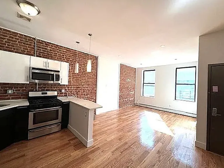 255 S 3rd St #2 — Photo 1