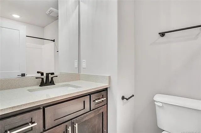 724 N Date Ave — Photo 10
