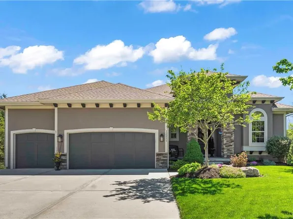 12211 S Mesquite St, Olathe, KS 66061