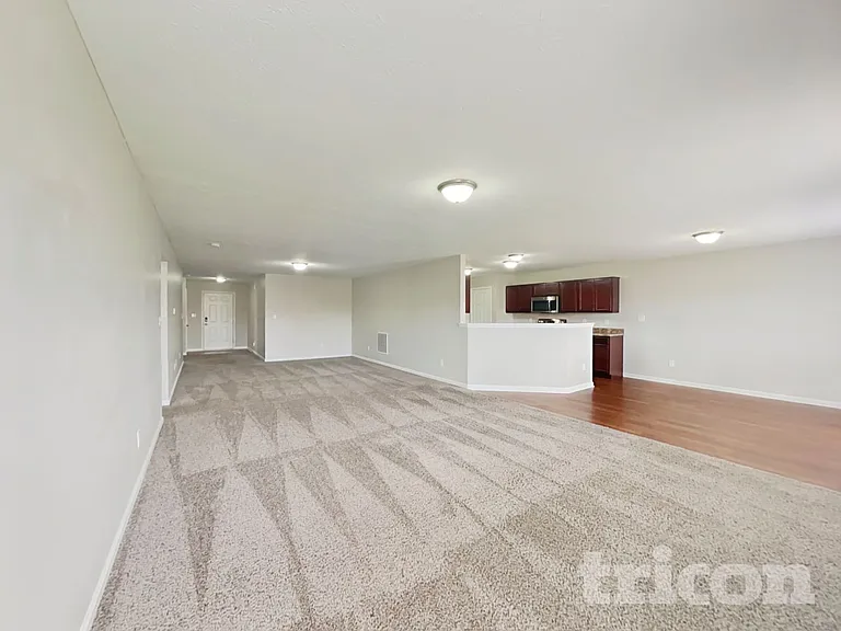 7916 Amadeus Dr — Photo 2
