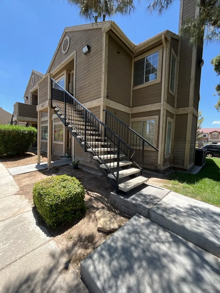 2 bed, 1.0 bath, 750 sqft, $1,075 — Photo 1