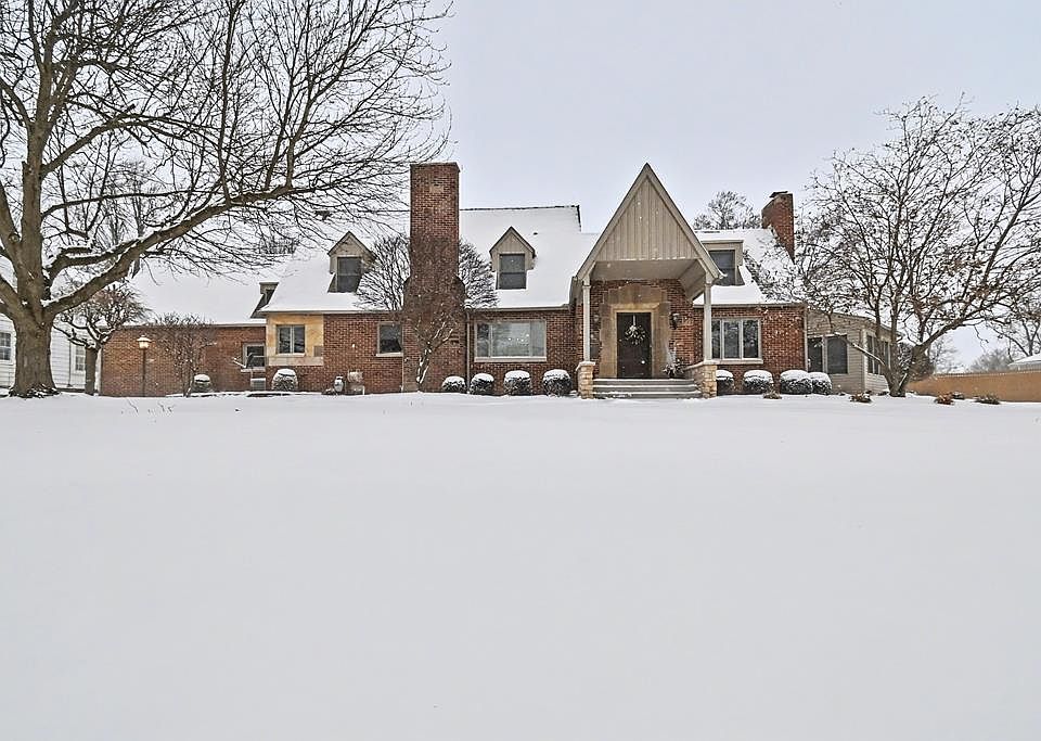 1st image of 35 W Gaylord Ave