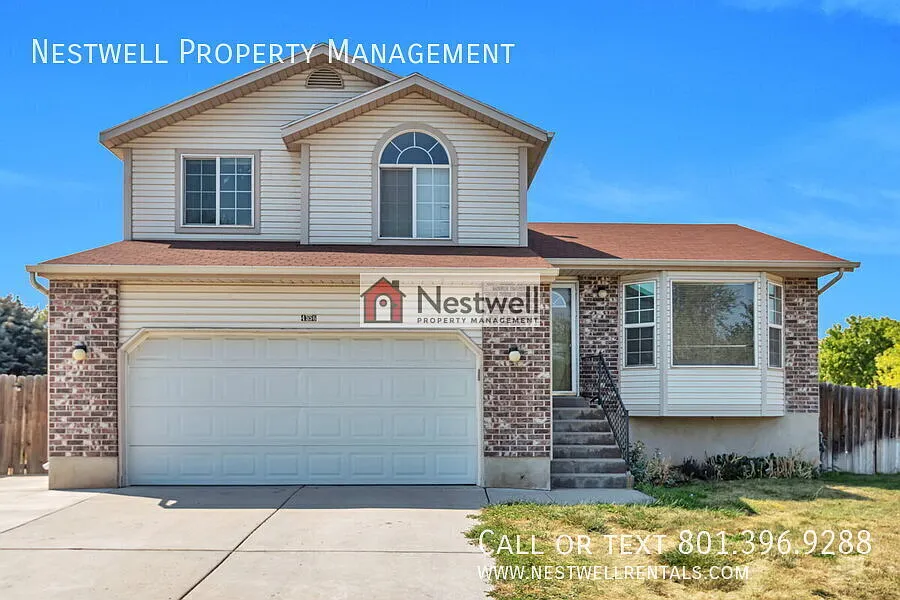 Immaculate Multi-level 5 Bed home in West Valley — Photo 2