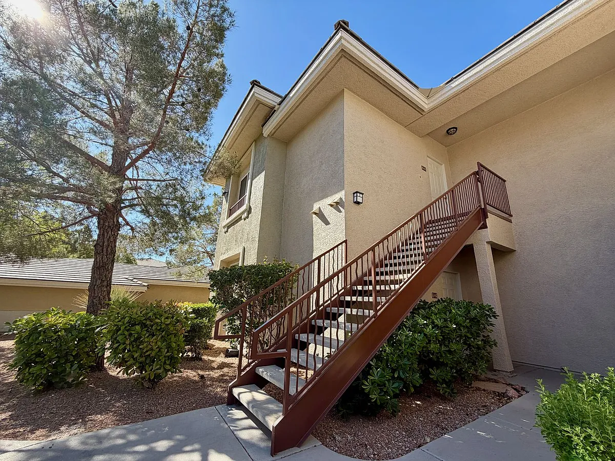 Building Photo - 1001 Domnus Ln #202