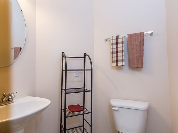 5th image of 2857 Ambridge Dr