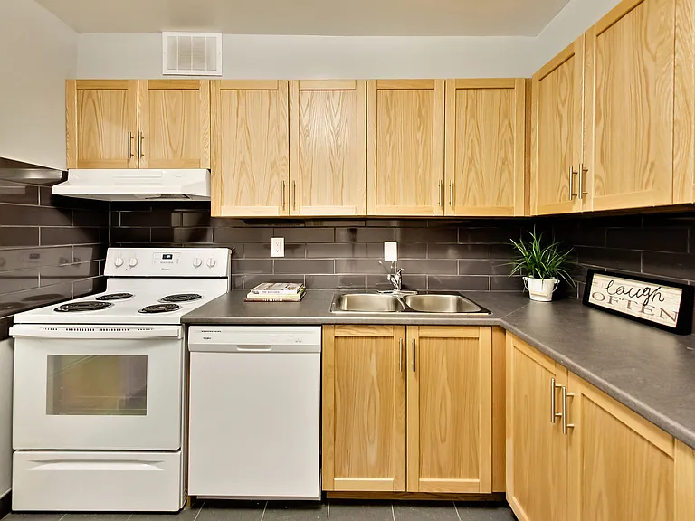 660 Briar Hill Ave #103 — Photo 37