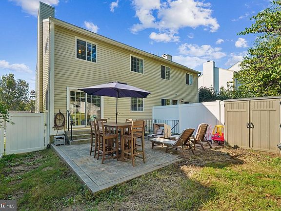 2nd image of 702 Genessee St