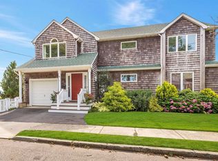 54 Grandview Dr, Blue Point, NY 11715
