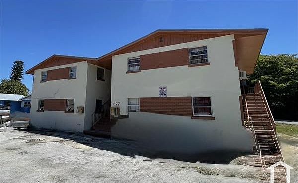 2nd image of 577 SW 7th St APT 4