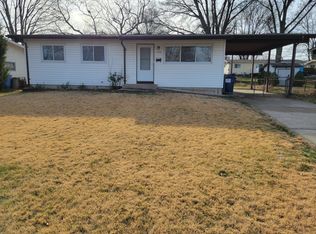 1310 Boulder Dr, Florissant, MO 63031