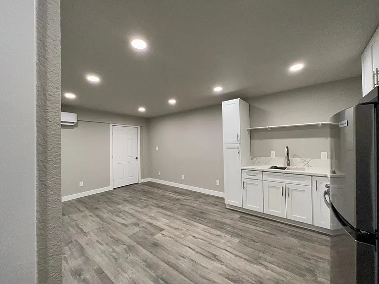 5799 Callister Ave — Photo 4