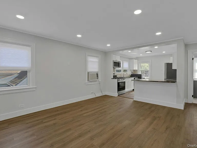 64 Lyons Rd — Photo 3