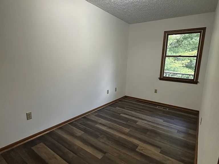 106 Sharon Dr #2 — Photo 3