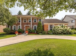 35935 King Edward Dr, Farmington Hills, MI