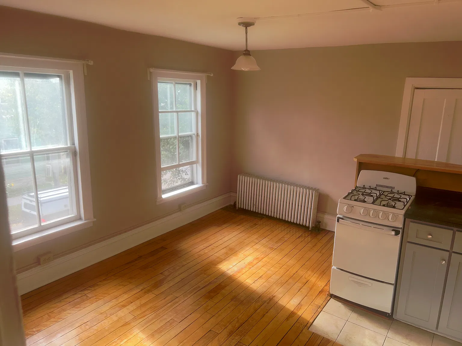 2 bed, 500 sqft, $1,950 — Photo 2