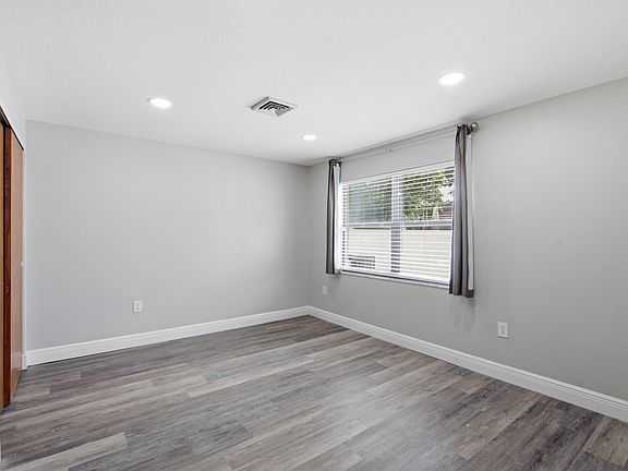3rd image of 1433 Ellison Ln