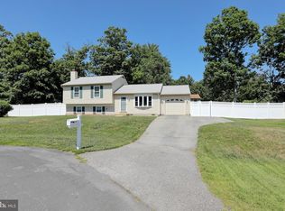 2402 Shade Oak Ct, Waldorf, MD 20601