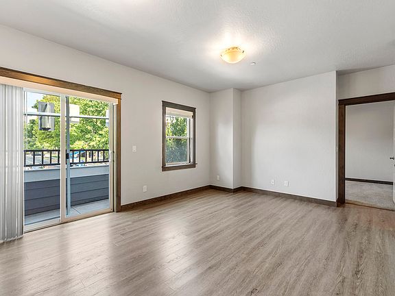 2BR, 2.5BA -744 SF