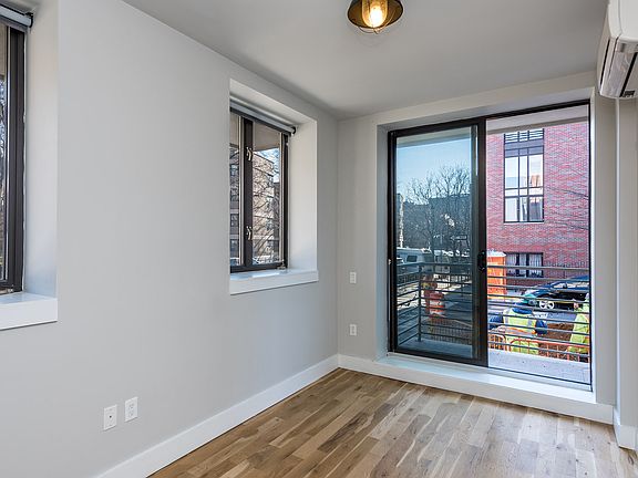 3rd image of 185 Leonard St APT 1B