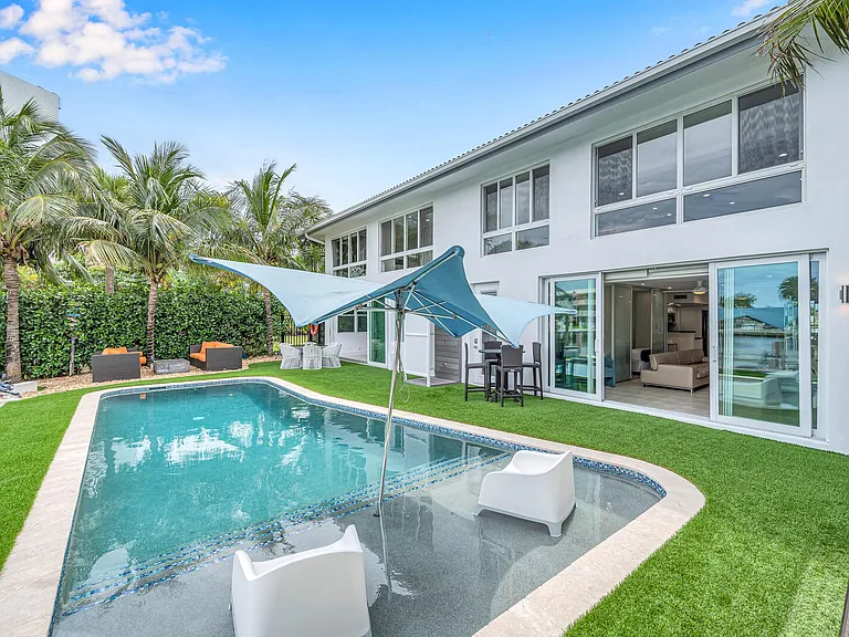 S Ocean Dr — Photo 2