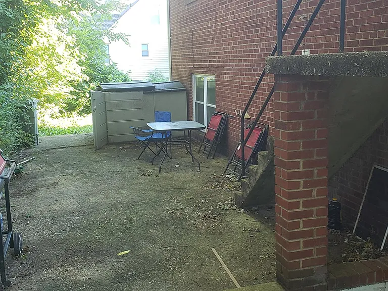 800 N Woodrow St — Photo 4