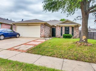 10812 Edgewater Dr, Benbrook, TX 76126