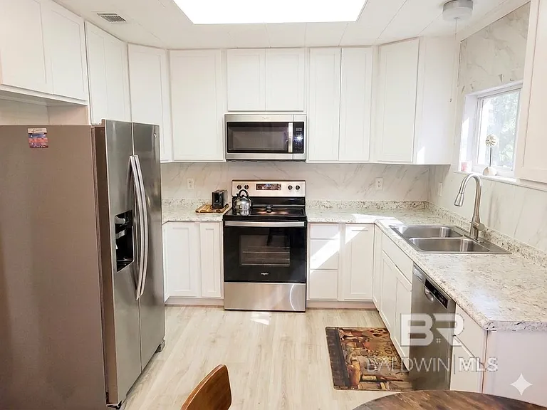 34394 Lost River Rd — Photo 6
