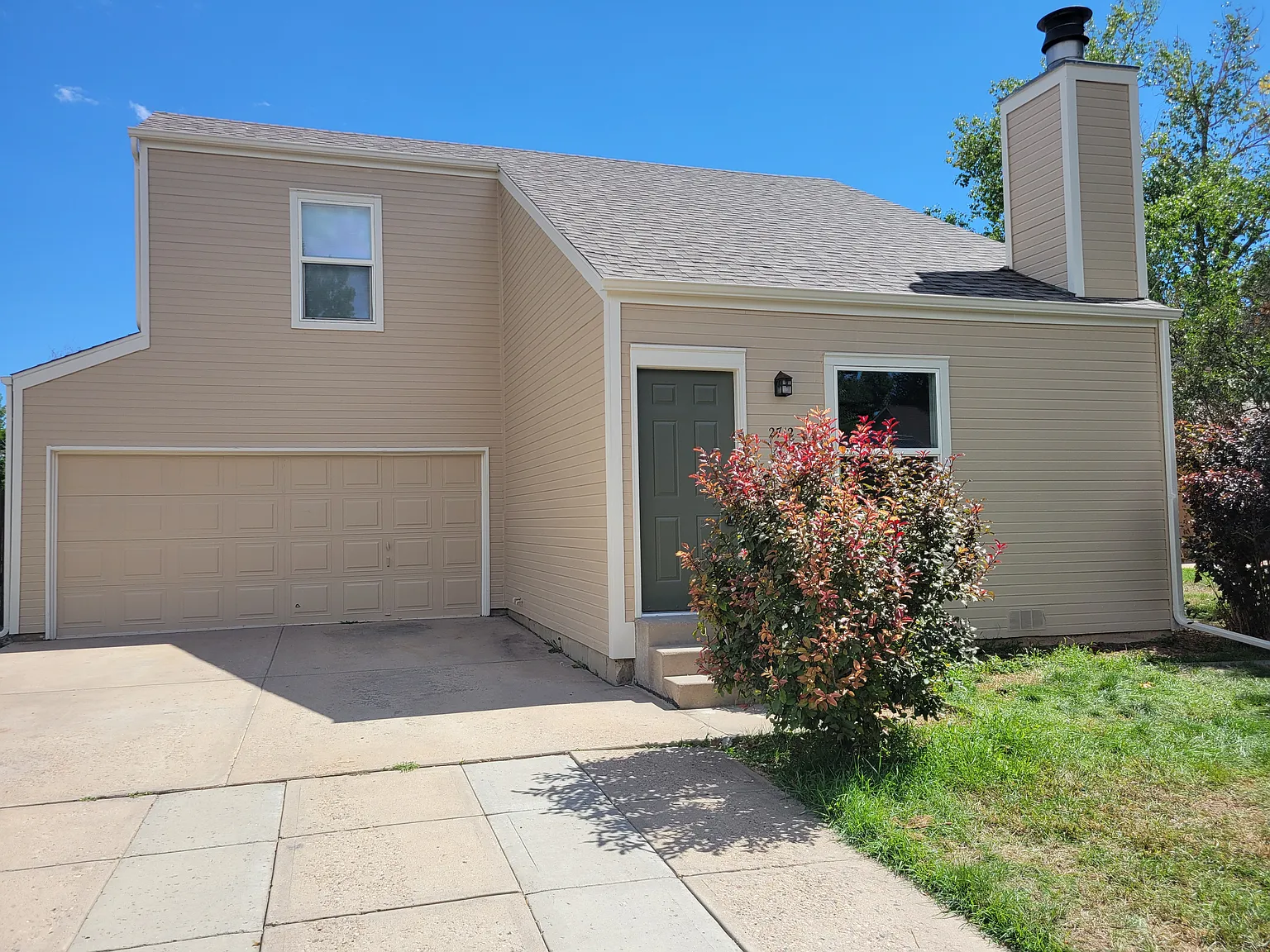 2 bed, 1070 sqft, $2,400 — Photo 3