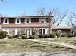7925 Winter Circle Dr, Downers Grove, IL 60516