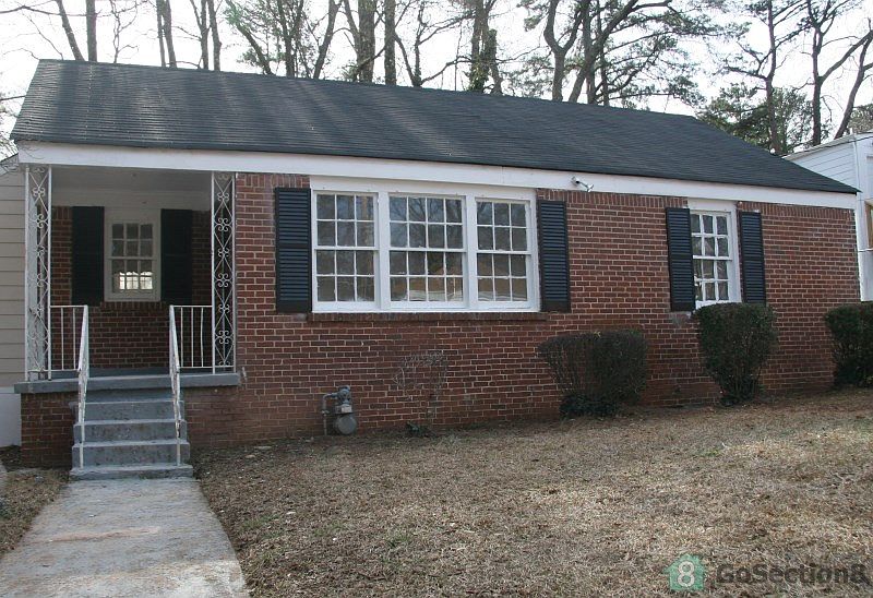 2nd image of 1806 Oakmont Dr NW